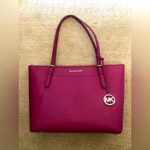 Michael Kors large tote purse, Magenta color, Leather
